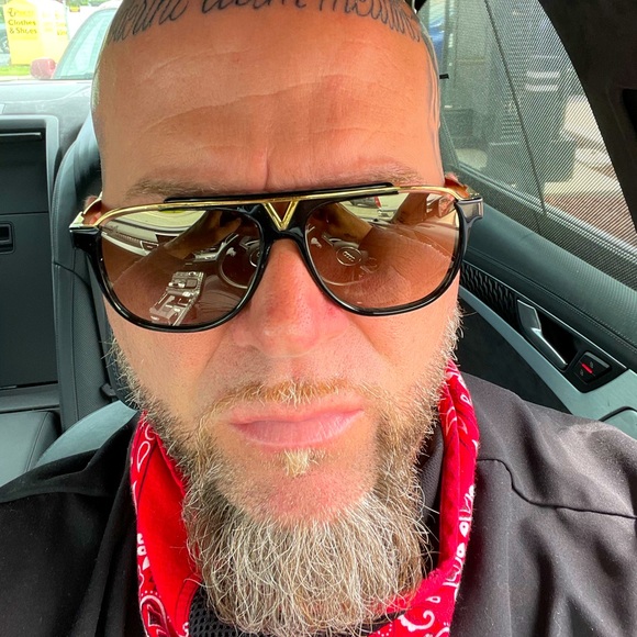 Meet your Posher, Wayne - Picture 1 of 1